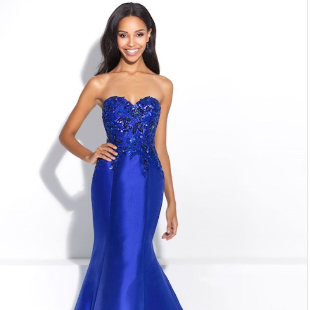 Madison James 17-287 Formal Black Dress-Size 8